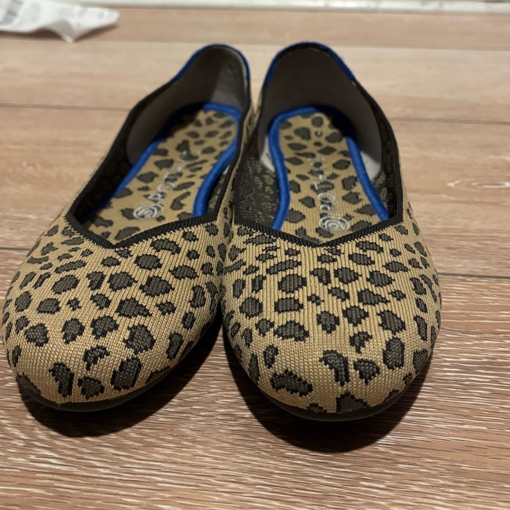 ROTHY’S Retired Leopard Spot Print The Flat Round Toe Shoes Size 8.5 Red Stripe